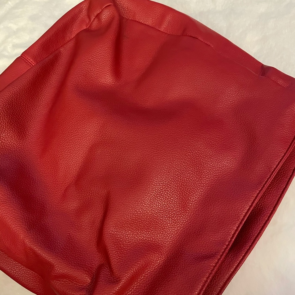 Red Purse - Picture 7 of 8